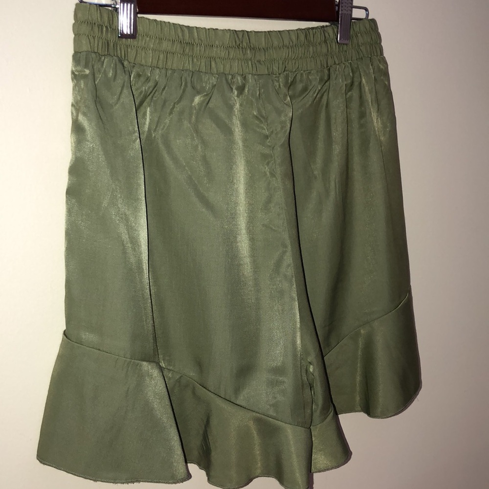 Green Ruffle Hem Shorts - Picture 8 of 8